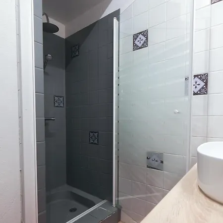 Les Hirondelles * Saint-Cernin-de-Labarde